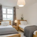 Alfred St Apartment