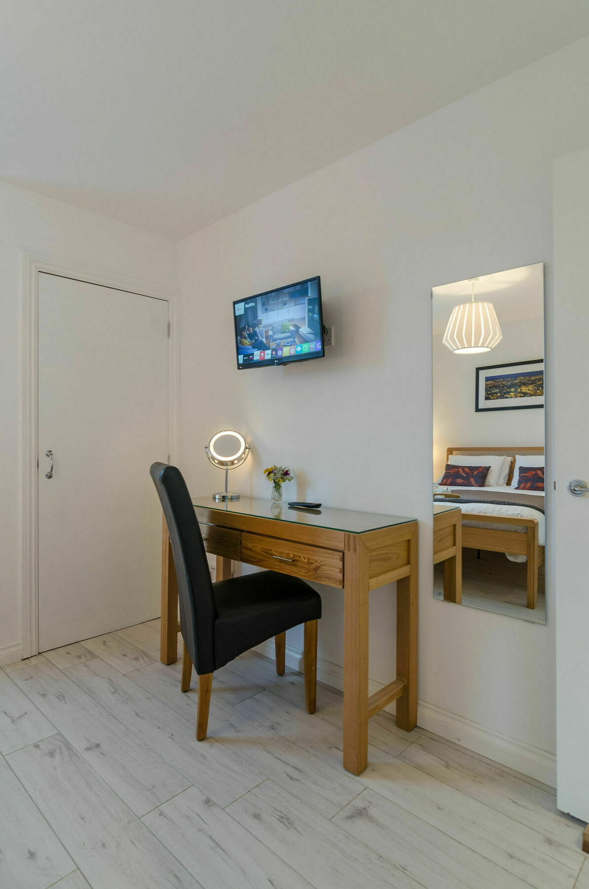 Alfred St Apartment